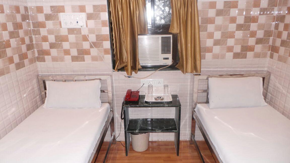 Hotel Shadab Palace Mumbai Exterior photo